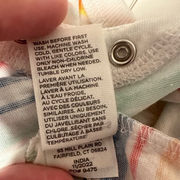 NWT and DEFECT Burt’s Bees Baby 0-3M Watercolor Rainbow Stripe Romper - Picture 7 of 8
